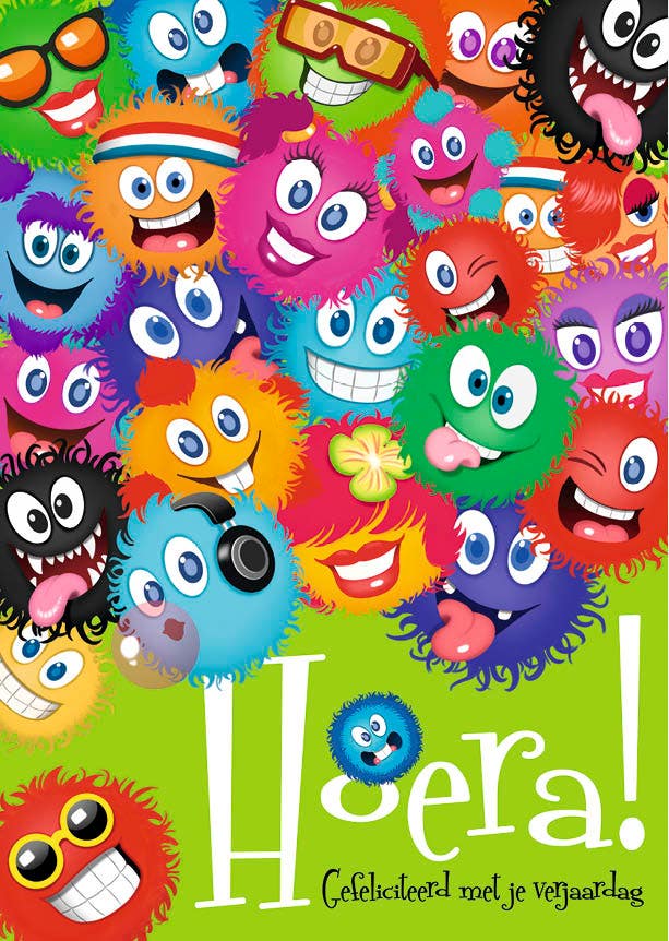 Set van 20 miniposters (A4 kaarten) Furries met de tekst Hoera!