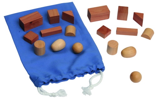 Verassingszak met 18 geometrische vormen van hout