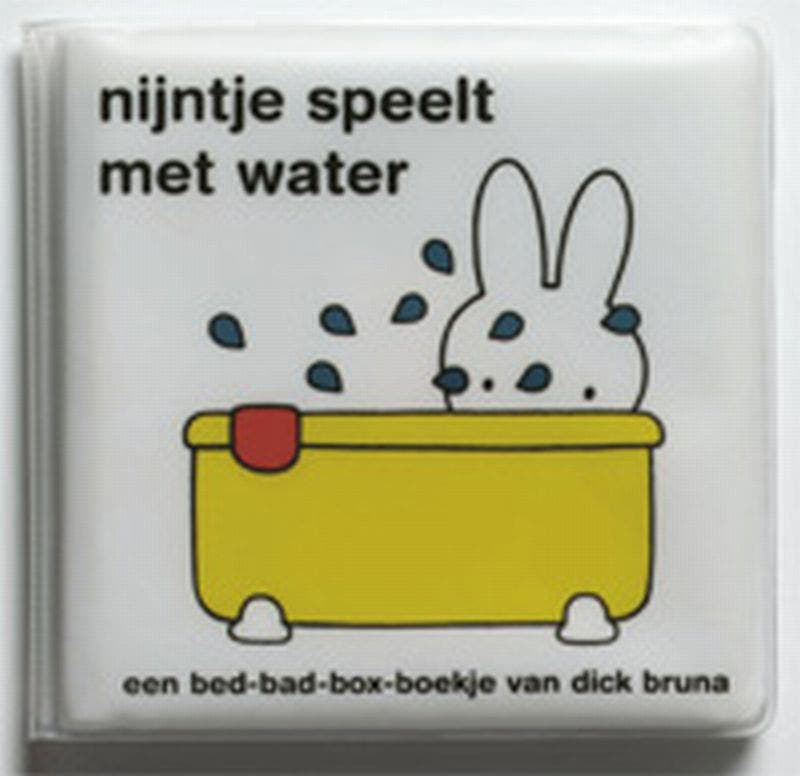 Nijntje speelt met water